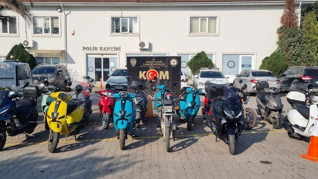 Sakarya merkezli 19 ilde usulsüz satılan 658 motosiklet ele geçirildi
