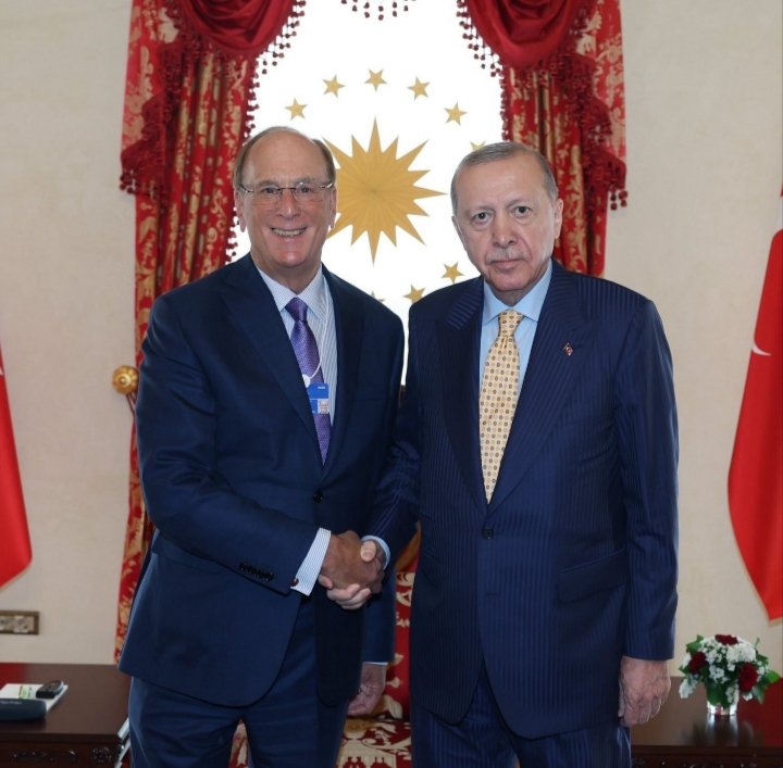 Cumhurbaşkanı Erdoğan, BlackRock Başkanı Laurence D. Fink i kabul etti.