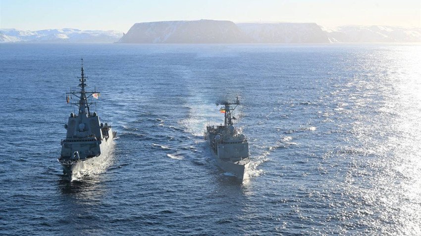 iran hürmüz boğazından geçecek olan gemilerin ödemelerini Kripto ve Yuan ile yapılacağını belirtti.