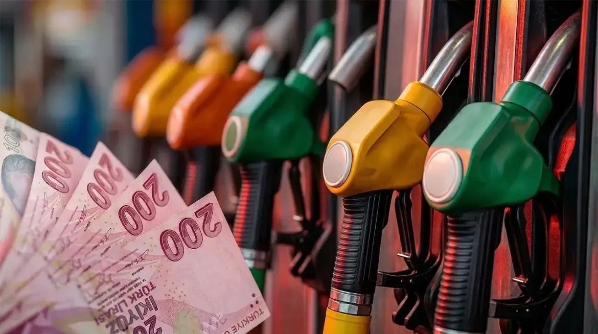 Akaryakıta indirim geliyor! Salı günü pompaya yansıyacak